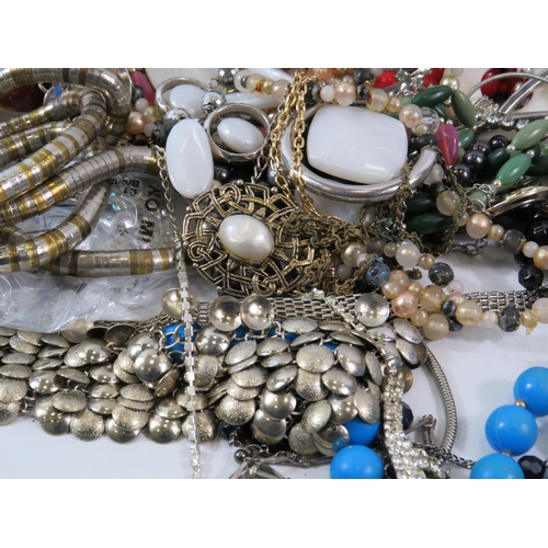 171 - Large selection of various vintage and modern costume jewellery.