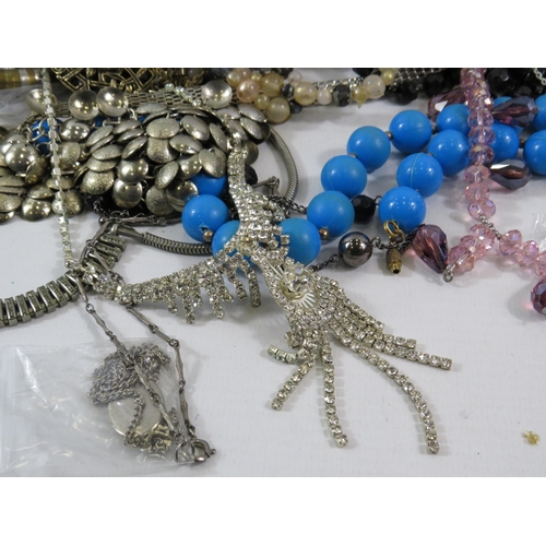 171 - Large selection of various vintage and modern costume jewellery.