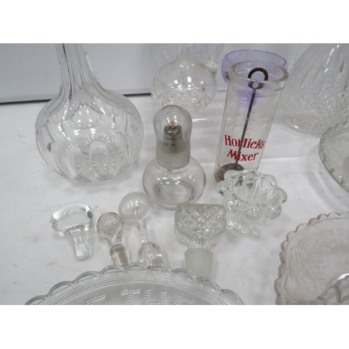 849 - Mixed vintage glass lot including George VI Plates and basket, decanters, vintage oil lamps etc.