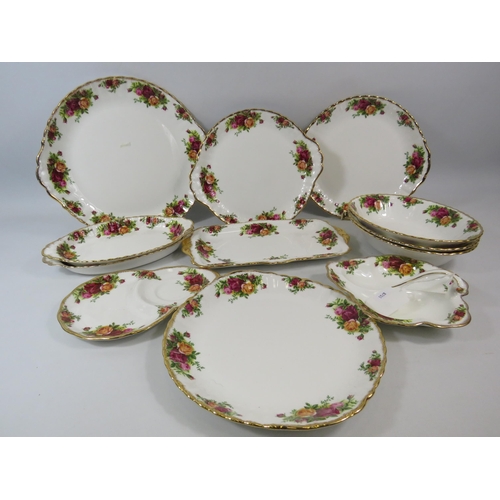 107 - Selection of Royal Albert Old Country Roses including Cake plates, bowls etc, 12 pieces in total.