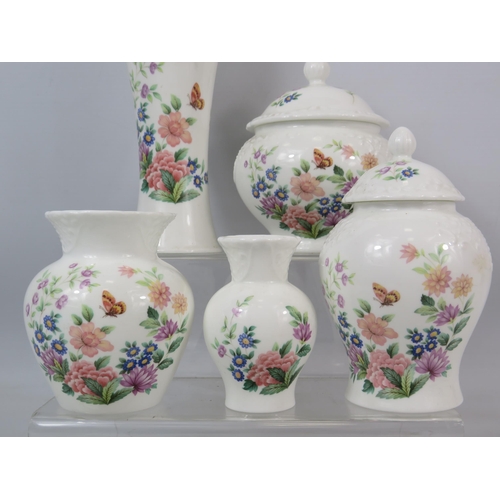 139 - 9 pieces of Coalport china in the Mayfield pattern.