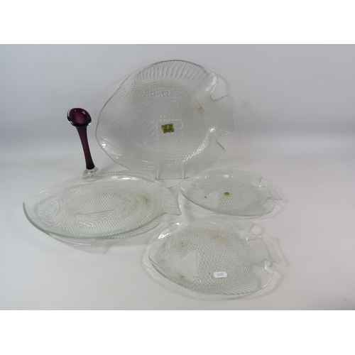 311 - 4 Arcoroc French glass fish plates plus a small bud vase.