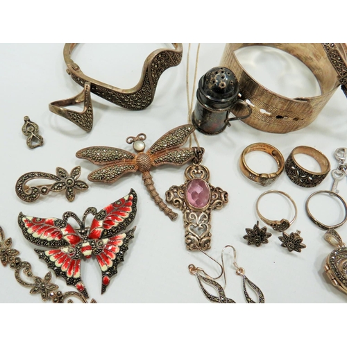 194 - Good Selection of mostly Silver & Marcasite Jewellery to include Brooches and pendants plus heavy si... 