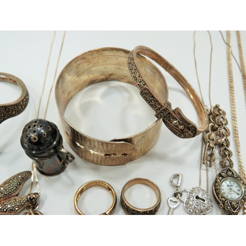 194 - Good Selection of mostly Silver & Marcasite Jewellery to include Brooches and pendants plus heavy si... 