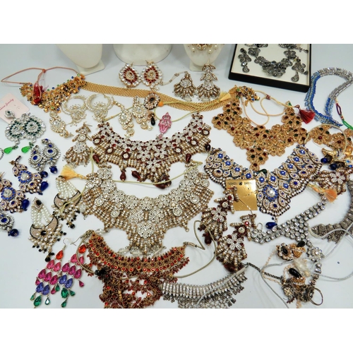 196 - Large selection of very good quality costume statement jewellery to include heavy necklaces, earring... 