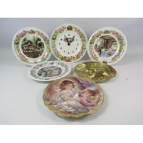 476 - Wedgewood Foxwood tales clock and plates plus 2 other decorative plates.