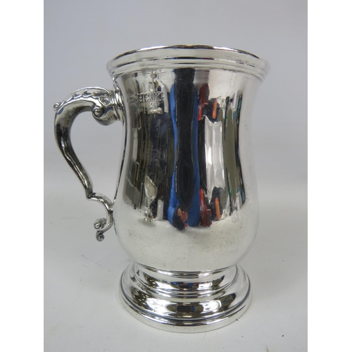 700 - Birmingham 1959 Sterling silver tankard total weight 348 grams, 14cm tall.