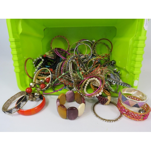 718 - Large quantity of costume jewellery bracelets.