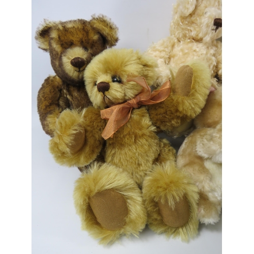 761 - Selection of various handmade teddy bears, Paula bears, Warren bears etc.