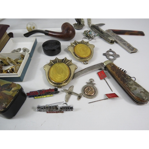 1049 - Mixed collectables lot including a magnifying glass, cufflinks, penknives, enamel badges etc.