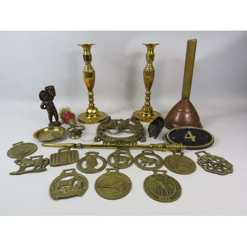 1074 - Brass lot including candlesticks, horses brasses etc.