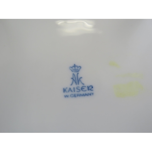 1076 - Large Kaiser German porcelain white vase and tray plus 2 Limited edition Queen Mother 100 year plate... 