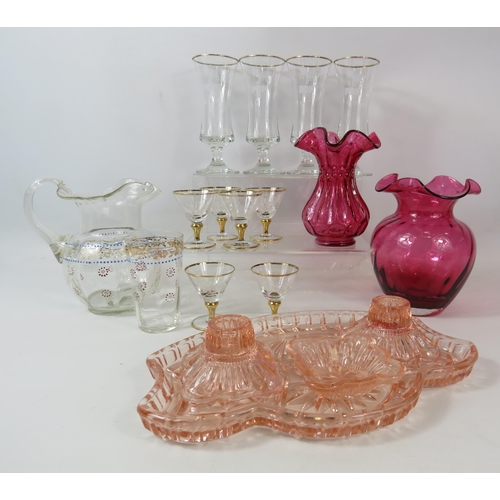 1077 - Mixed glass lot to include Art deco peach glass, Dartington cranberry glass vase, Pony advertising g... 