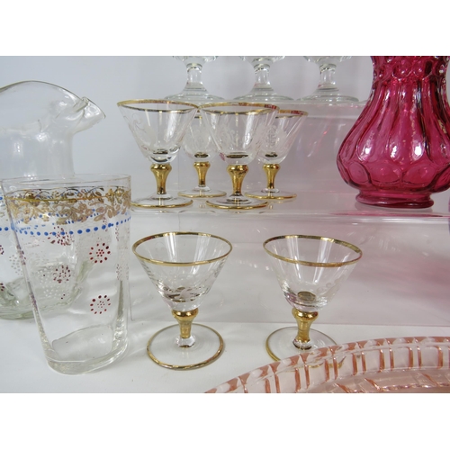 1077 - Mixed glass lot to include Art deco peach glass, Dartington cranberry glass vase, Pony advertising g... 