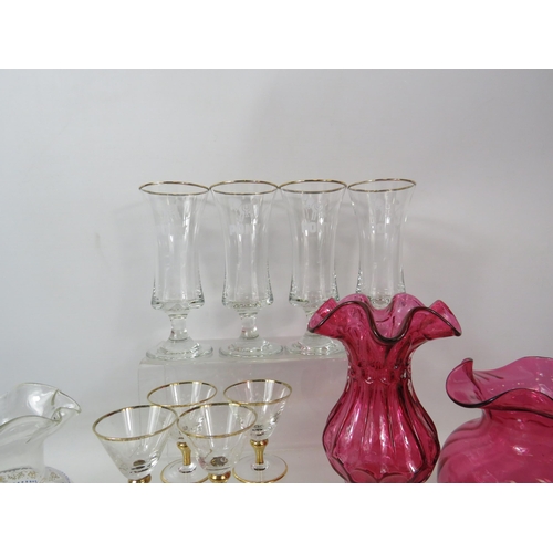 1077 - Mixed glass lot to include Art deco peach glass, Dartington cranberry glass vase, Pony advertising g... 