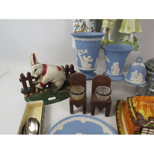 1079 - Mixed lot to include Wedgwood Jasperware, Cast iron doorstop, Vintage salts with wooden miniature ch... 