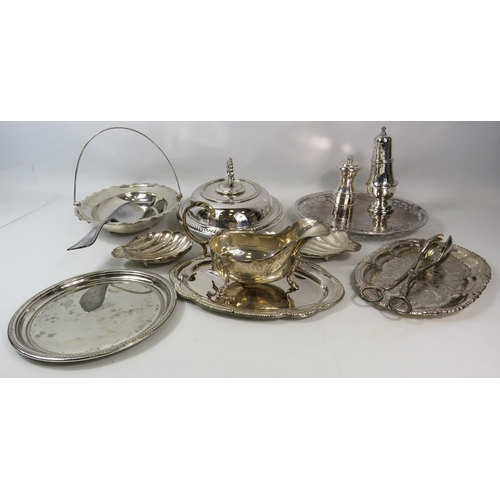 1085 - Various silver plated items including a lidded tureen, trays, gravy boat etc.