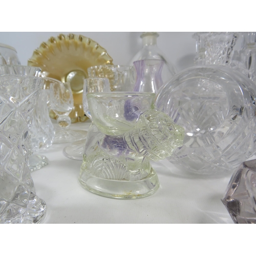 1088 - Large selection of various crystal glass, Cake plates, comport, candlestick and vases etc.