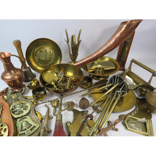 1090 - Mixed lot of Copper and brass items .