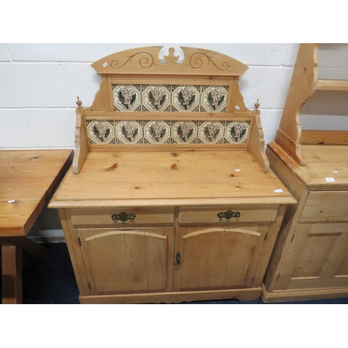 1147 - Antique style Pine Kitchen Dresser with cupboard below, two drawers above and nicely tiled splashbac... 