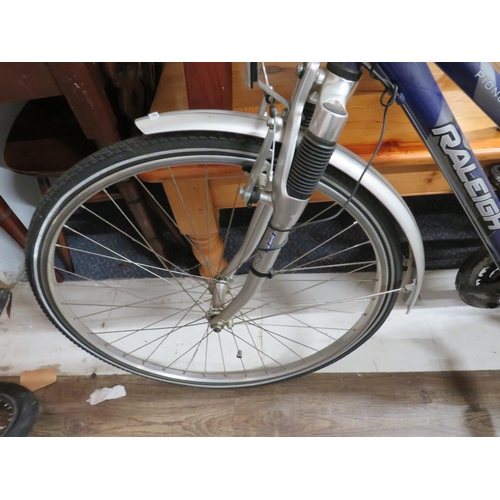 1338 - Ladies Raliegh Pioneer 160 Bicycle. In unused Condition. Kickstand. Rear carrier and bag ,  21 gears... 