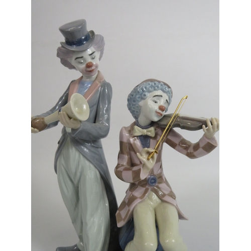 25 - Lladro figurine of Clown muscians model no 5853, with Box.