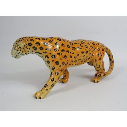 39 - Beswick Leopard figurine, approx 12cm tall & 30cm long.