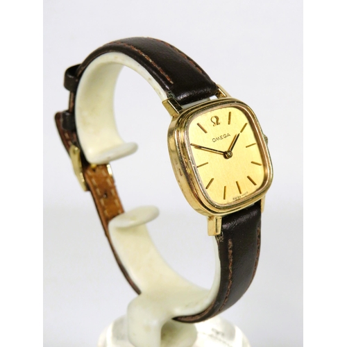 321 - Omega Ladies/Gents mechanical Watch with 9ct Gold Bezel & Case, Serial Number BL 5115593   (042) Wit... 