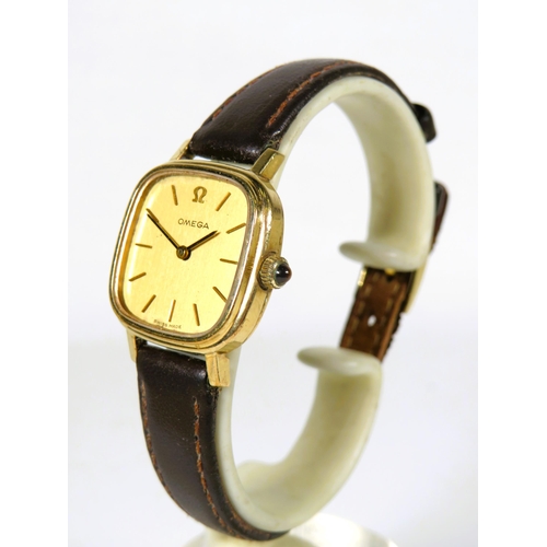 321 - Omega Ladies/Gents mechanical Watch with 9ct Gold Bezel & Case, Serial Number BL 5115593   (042) Wit... 