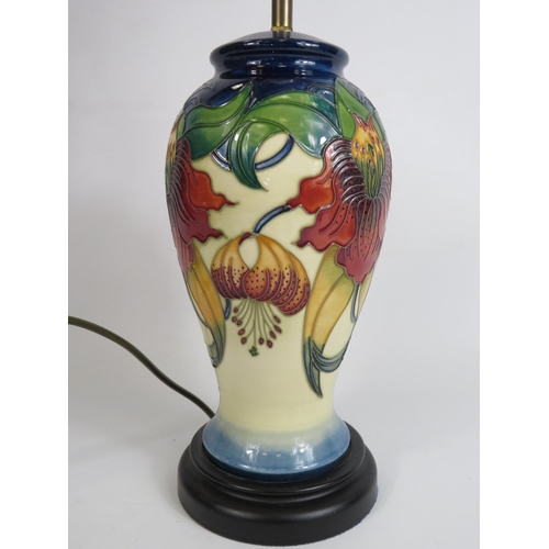 85 - Anna Lily Moorcroft Table lamp with shade, 40cm from base to top of light fitting.