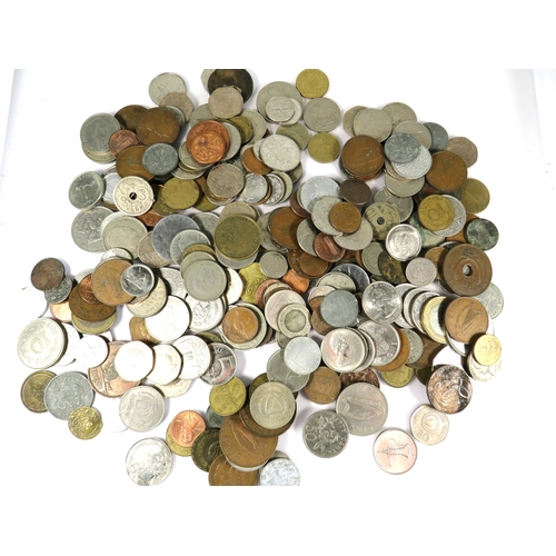 402 - 1.2 Kilos of UK & Foreign Coins. See photos.