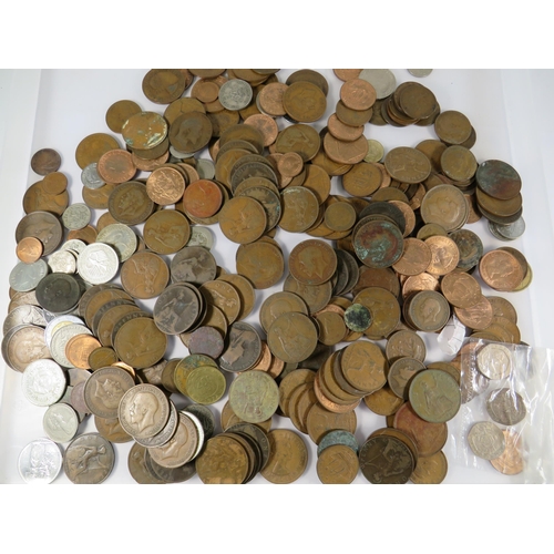 409 - Ten part filled Collectors packs of UK coins plus over 2 kilos of UK and Foreign coins. See photos.