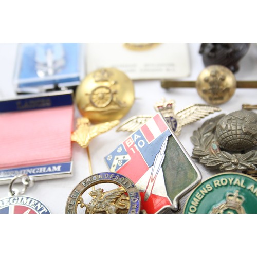 502 - Mixed Job Lot of Military Lapels and Sweetheart Badges inc.Royal Navy, SAS, RAF etc.    2341437