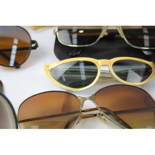 566 - Sunglasses Vintage Glasses Assorted Inc Oversized, Mid Century, Cases, Retro Lot      681646