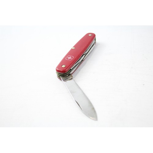 590 - 5 x Vintage Swiss Army KNIVES         485206