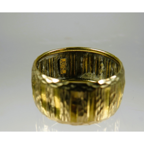 474 - 9ct Yellow Edged band.  Finger size 'O'   1.4g