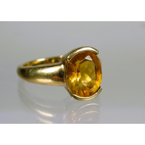 482 - 9ct Yellow Gold Citrene set ring (10 x 8mm)  Finger size 'P'   3.6g