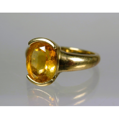 482 - 9ct Yellow Gold Citrene set ring (10 x 8mm)  Finger size 'P'   3.6g