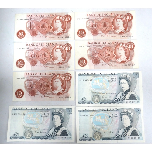 1553 - Selection of Vintage Near Mint Ten Shilling notes plus three more modern but obsolete Five Pound not... 