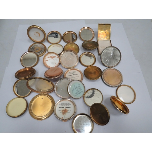 984 - Selection of collectable Vintage Compacts. See photos.