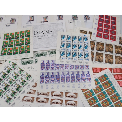 1569 - Good mixed stamp lot to include Mint, FDC's and loose stamps. See photos.