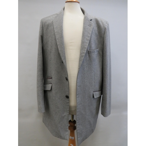 1739 - Gents long fitting 60% wool Jacket with flap pockets. Jacket size UK 44.  See photos.