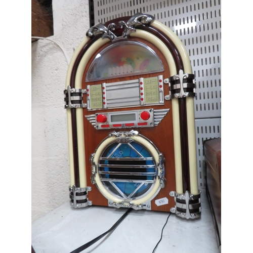 108 - Retro style Cd player and Radio.