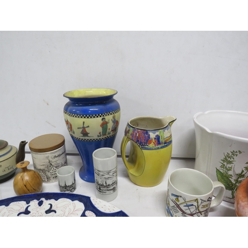 21 - Mixed ceramics including Royal Winton etc