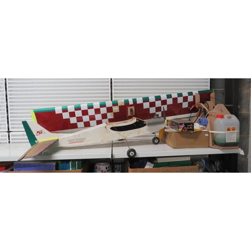 66 - Large model aeroplane and accessories see pictures.