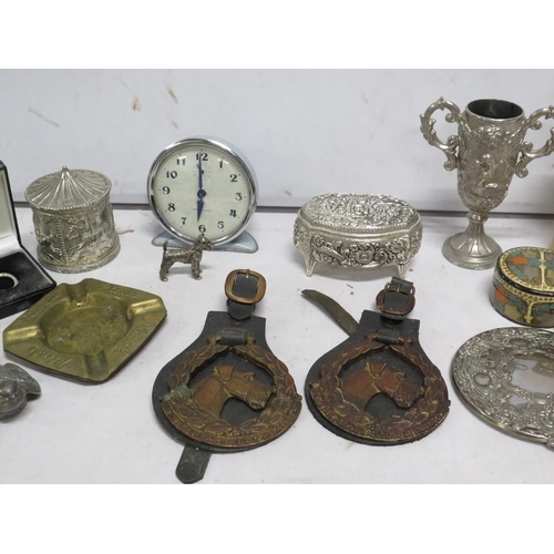 114 - Mixed collectables lot including Money boxes, Horse brasses etc.