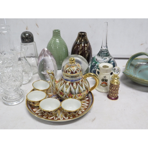 117 - Mixed lot of pottery, crystal glass and paperweights.