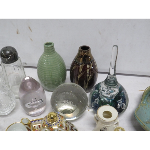 117 - Mixed lot of pottery, crystal glass and paperweights.