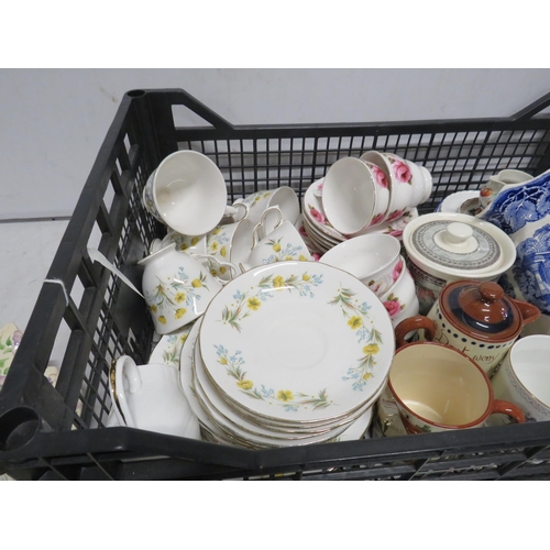 93 - Mixed ceramics to include Art deco ceramics, part teasets, Masons etc.