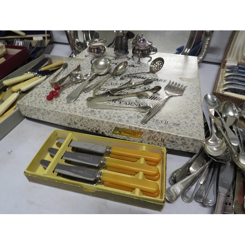 94 - Large Selection of various vintage cutlery see pics.